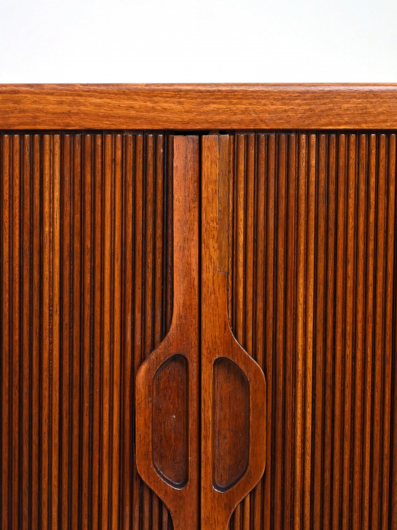 Mobile in teak per giradischi e vinili con ante a scomparsa, anni '50 10