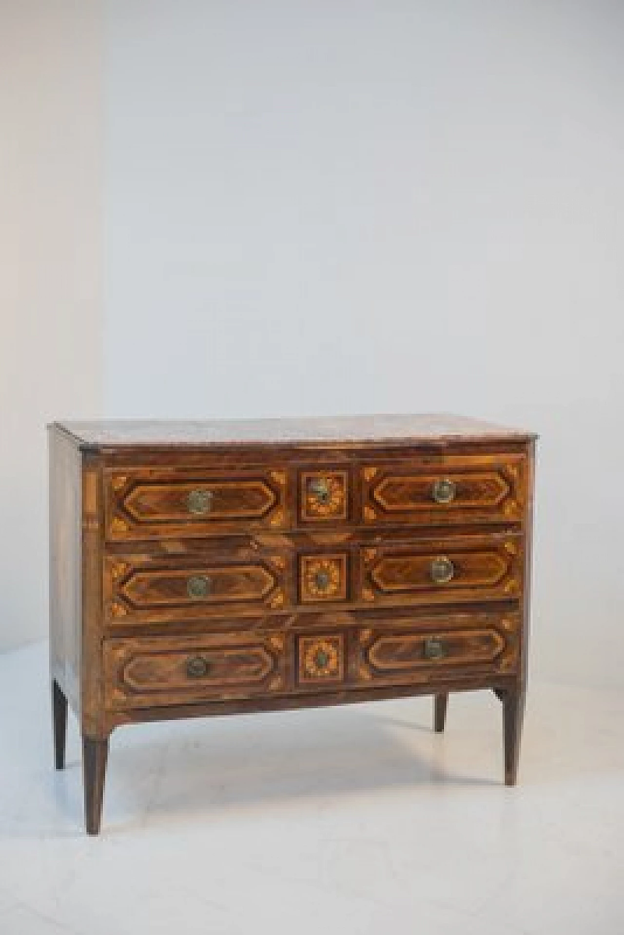 Wood and red marble chest of drawers, 18th century 12