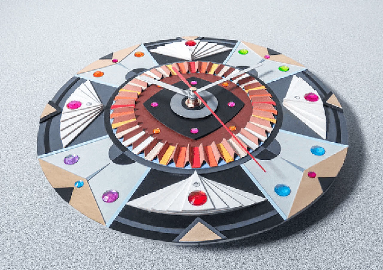 Wall clock in plastic and cardboard by Delcio 3