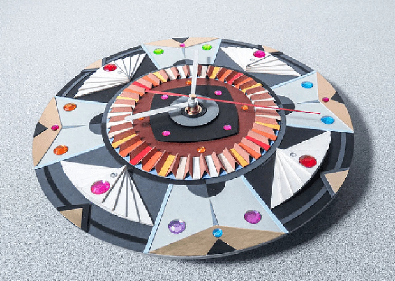 Wall clock in plastic and cardboard by Delcio 4