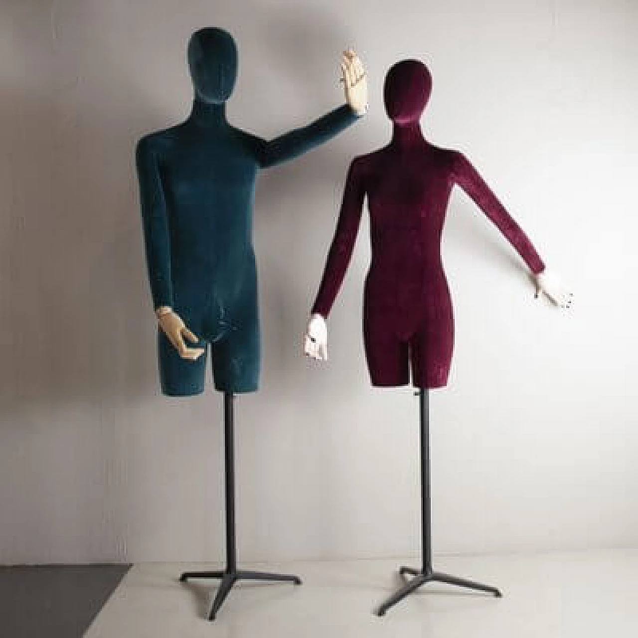 Pair of mannequins in plastic and metal covered with velvet, 1990s 1