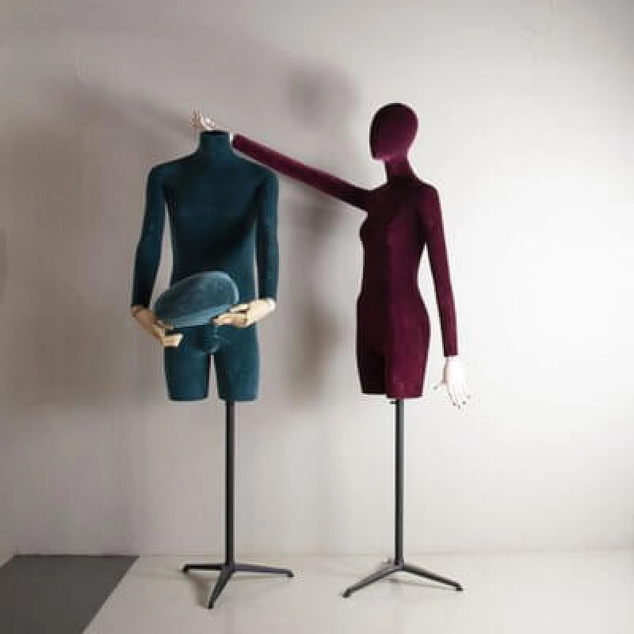 Pair of mannequins in plastic and metal covered with velvet, 1990s 2