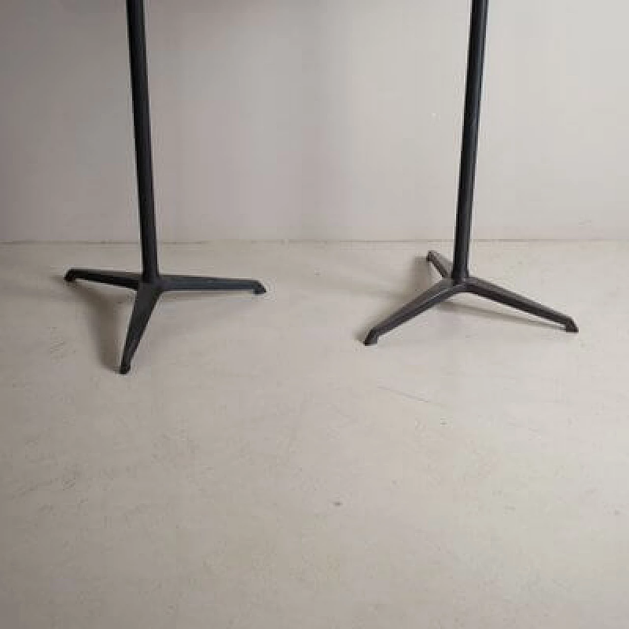 Coppia di manichini in plastica e metallo rivestiti di velluto, anni '90 4