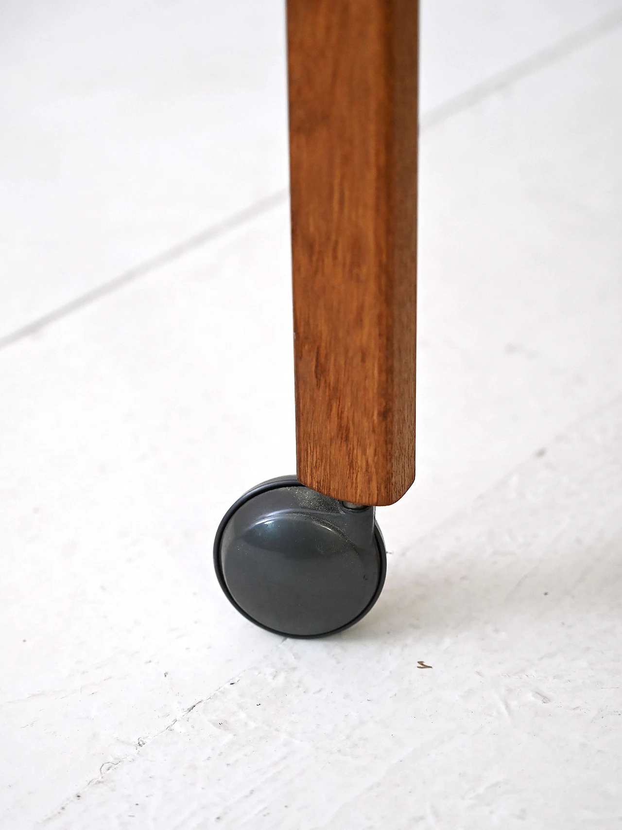 Two-shelf teak cart with wheels, 1960s 8