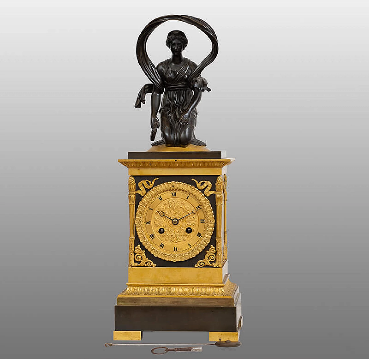 Orologio da tavolo Impero in bronzo dorato e patinato, inizio '800 1