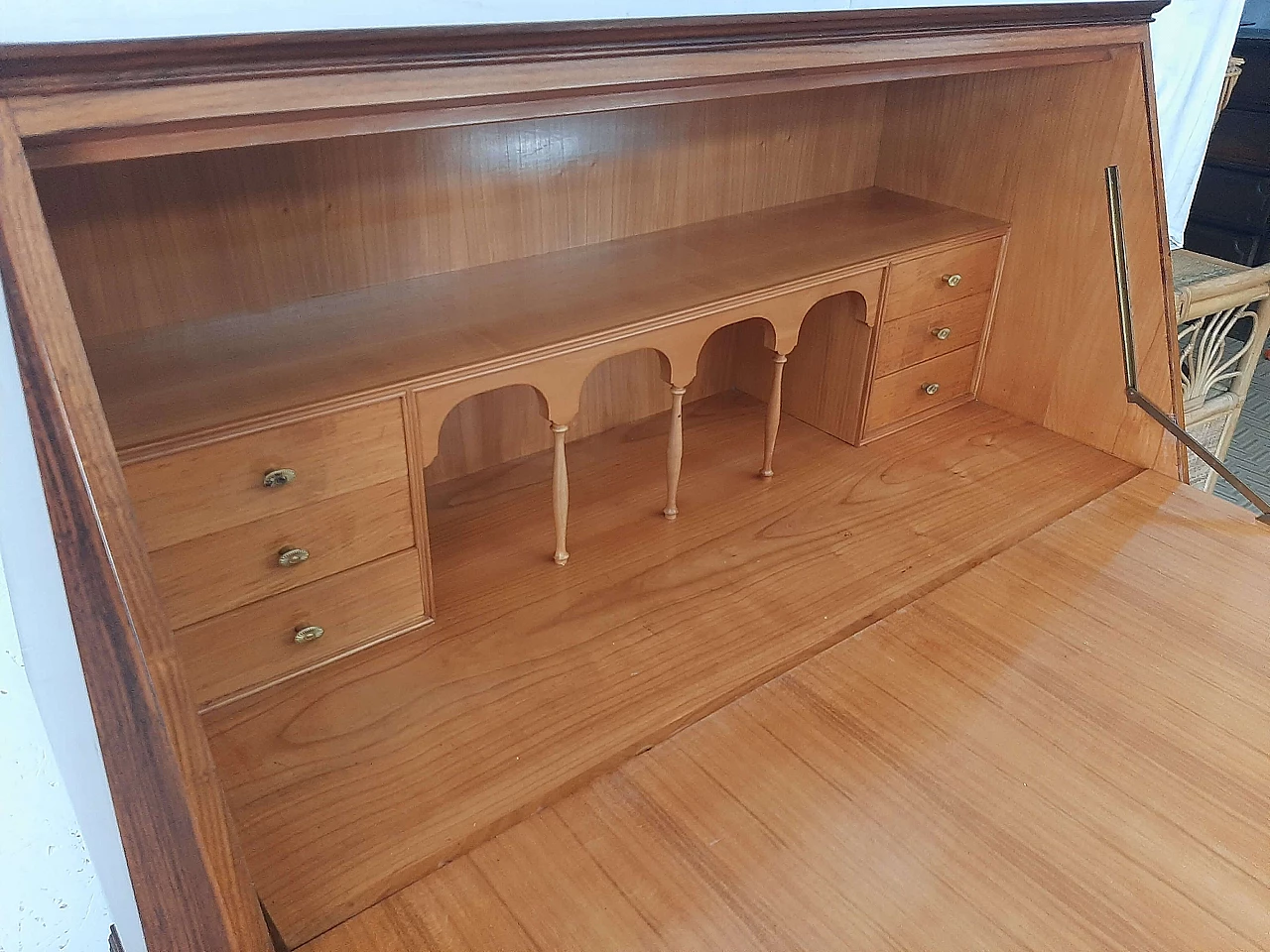 Flap desk in rosewood by La Permanente Mobili Cantù, 1950s 6