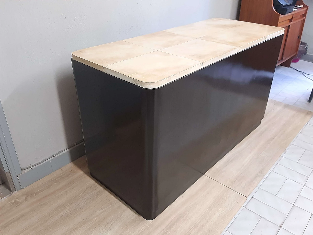 Art Deco black lacquered wood and parchment writing desk, 1940s 9