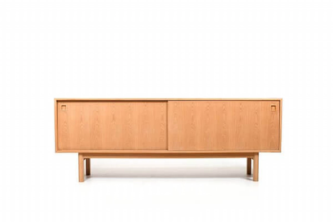 Credenza bassa 21 in quercia di Omann Jun, anni '60 1