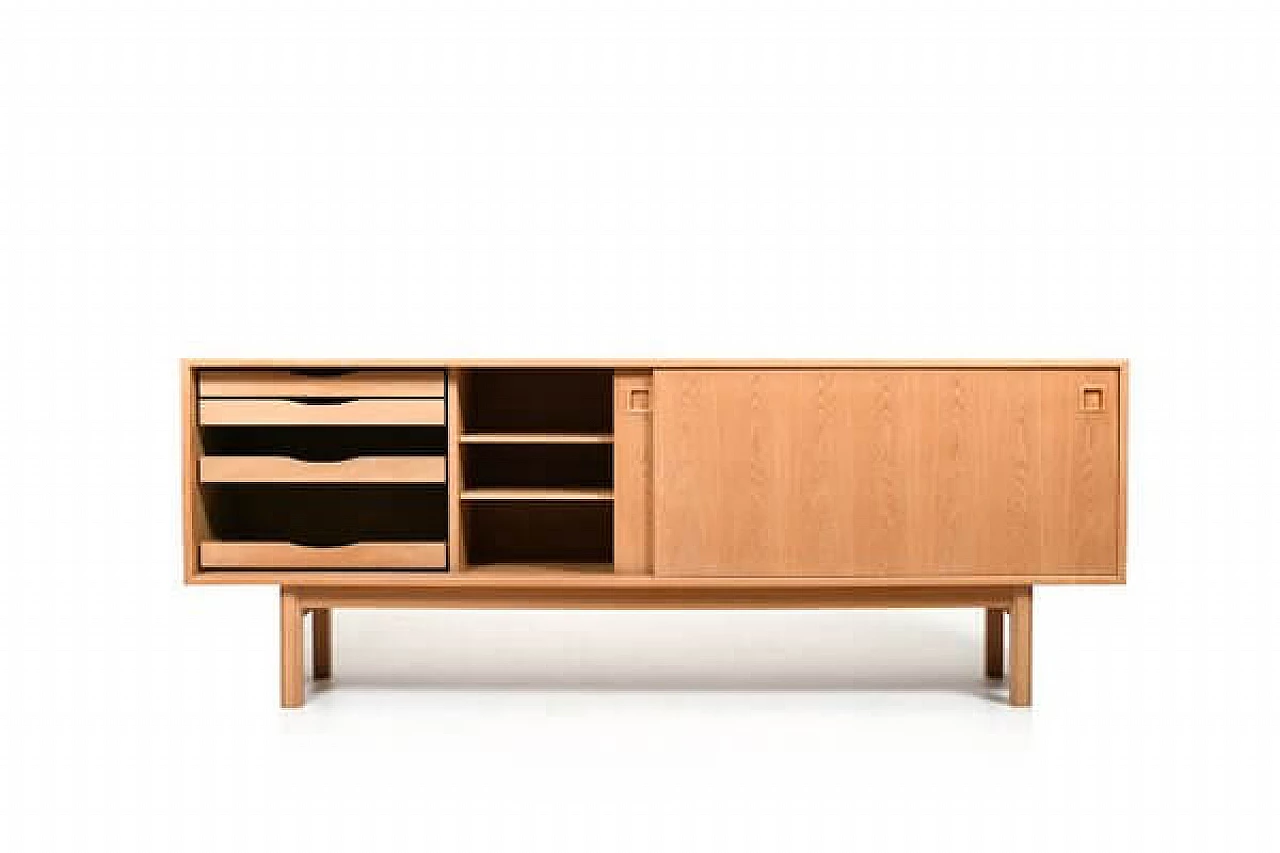 Credenza bassa 21 in quercia di Omann Jun, anni '60 5