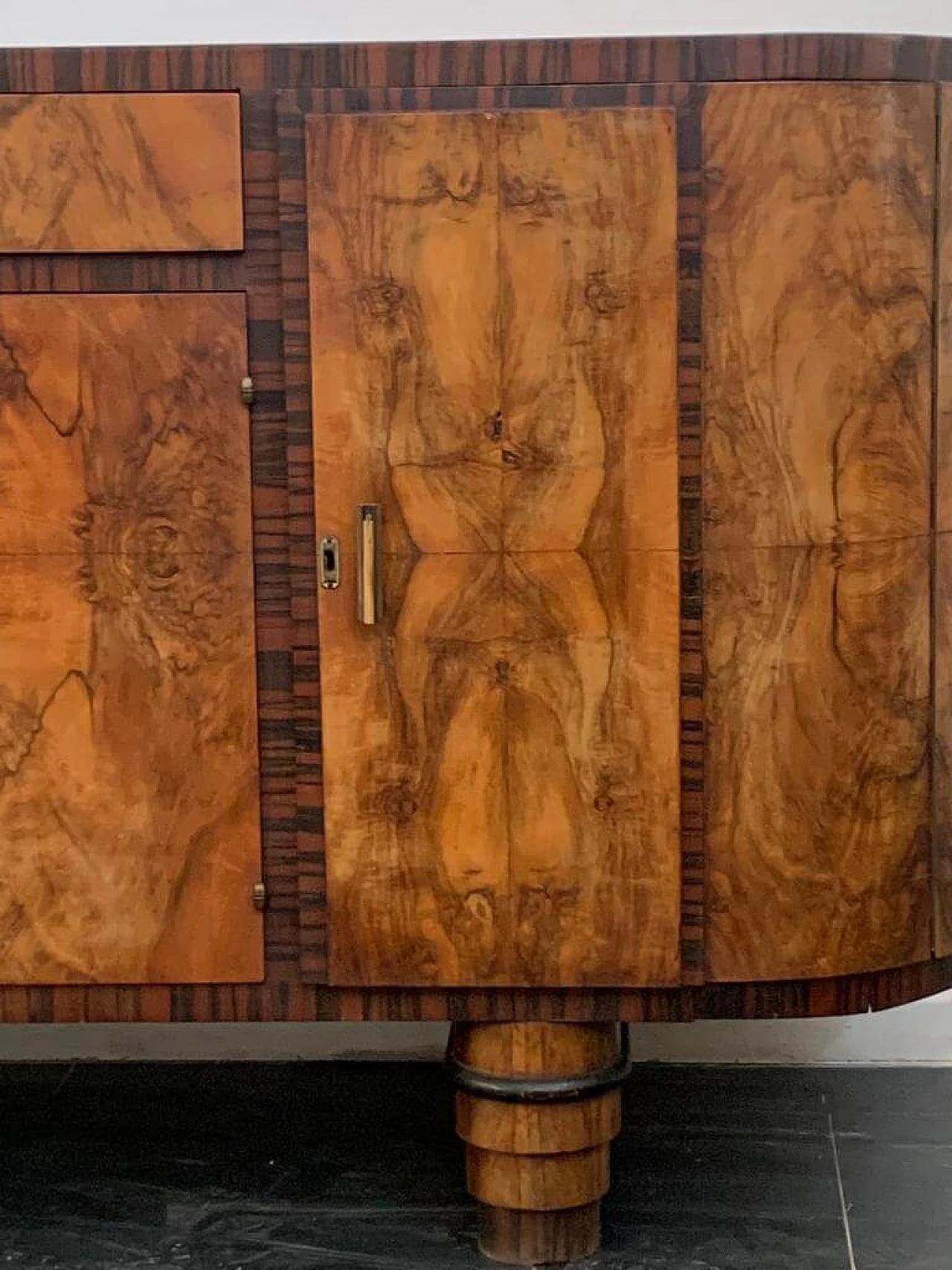 Macassar ebony and walnut burl oval sideboard with mirror, 1930s 17