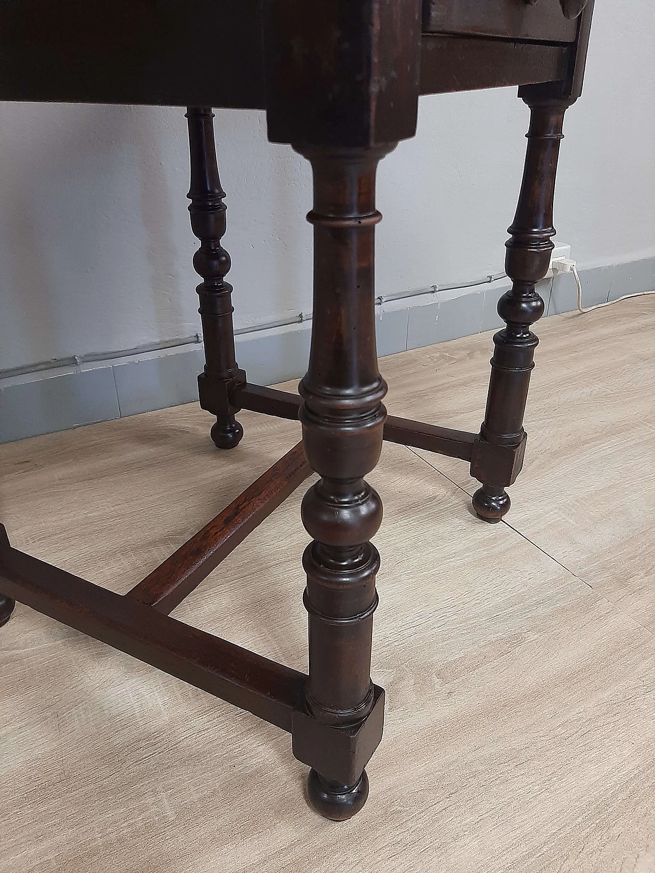 Reel side table in solid walnut with panelled top, 19th century 9