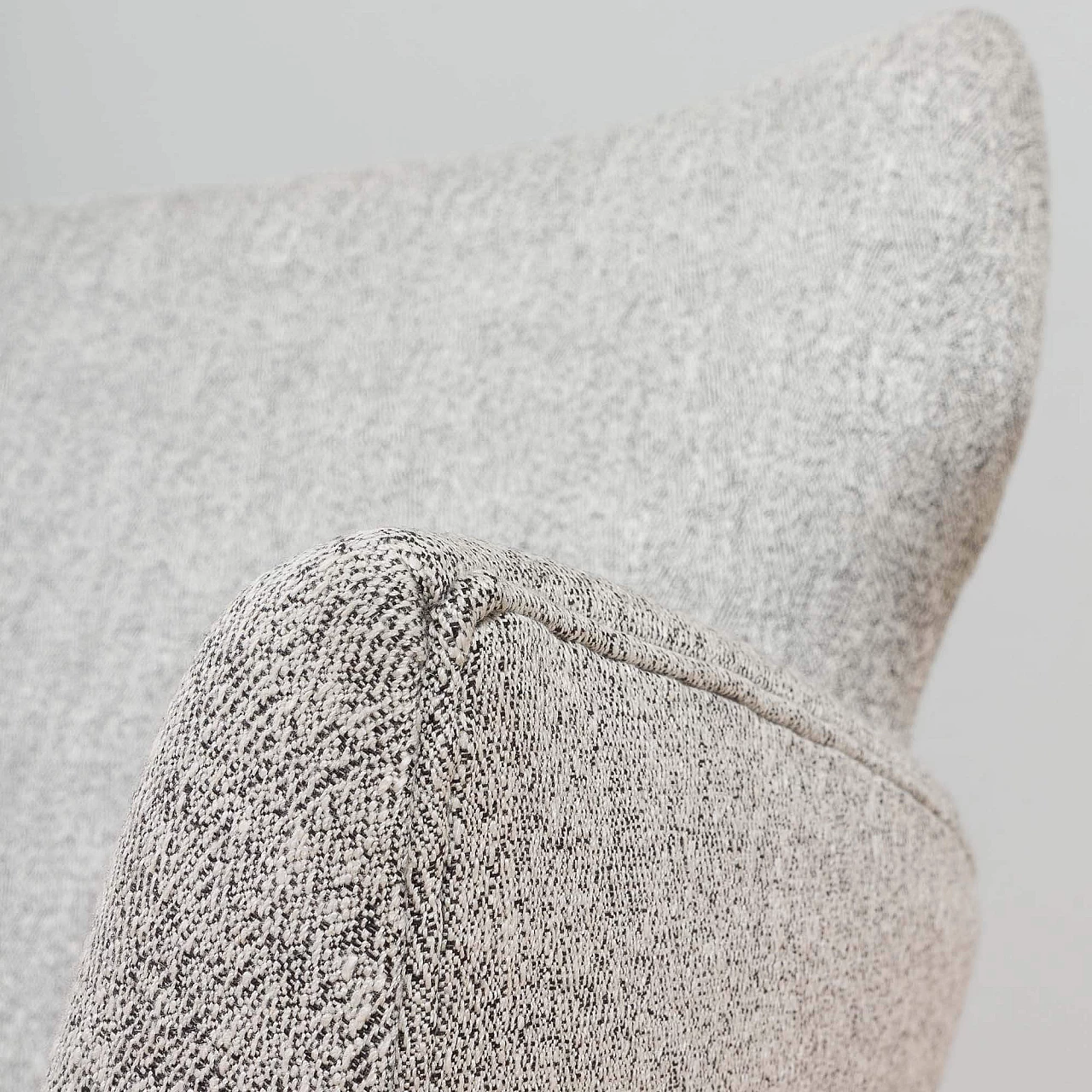 Coppia di poltrone da salotto ritappezzate in stile Gio Ponti, anni '50 2