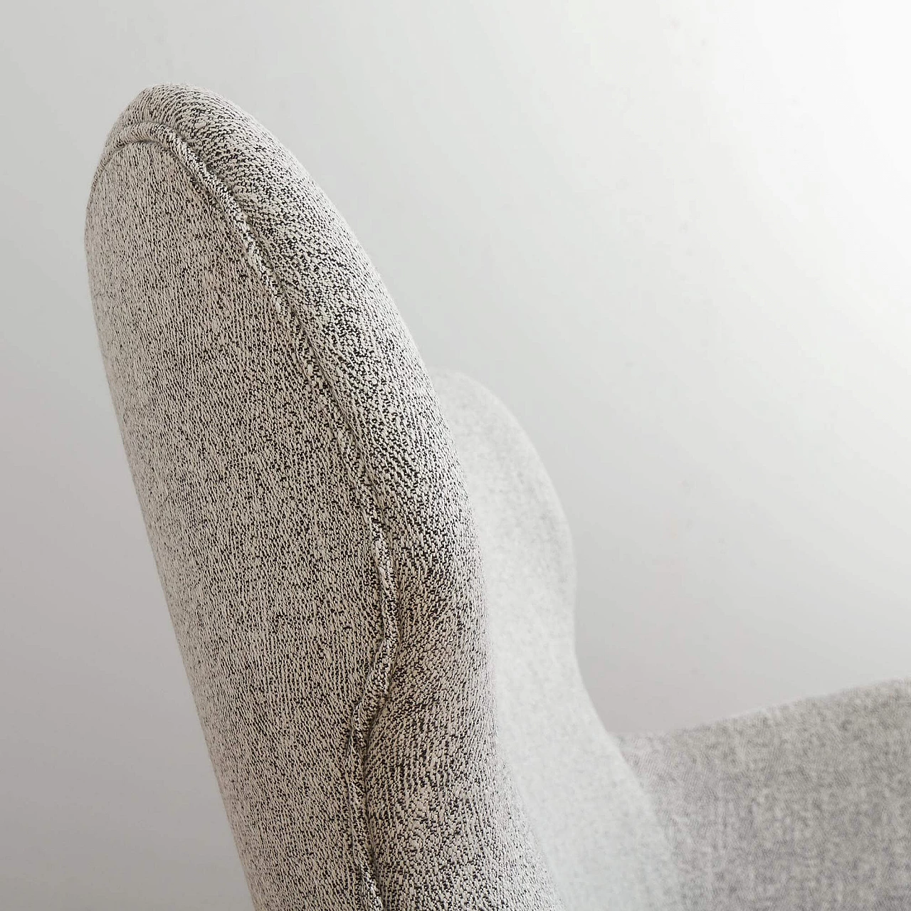 Coppia di poltrone da salotto ritappezzate in stile Gio Ponti, anni '50 3