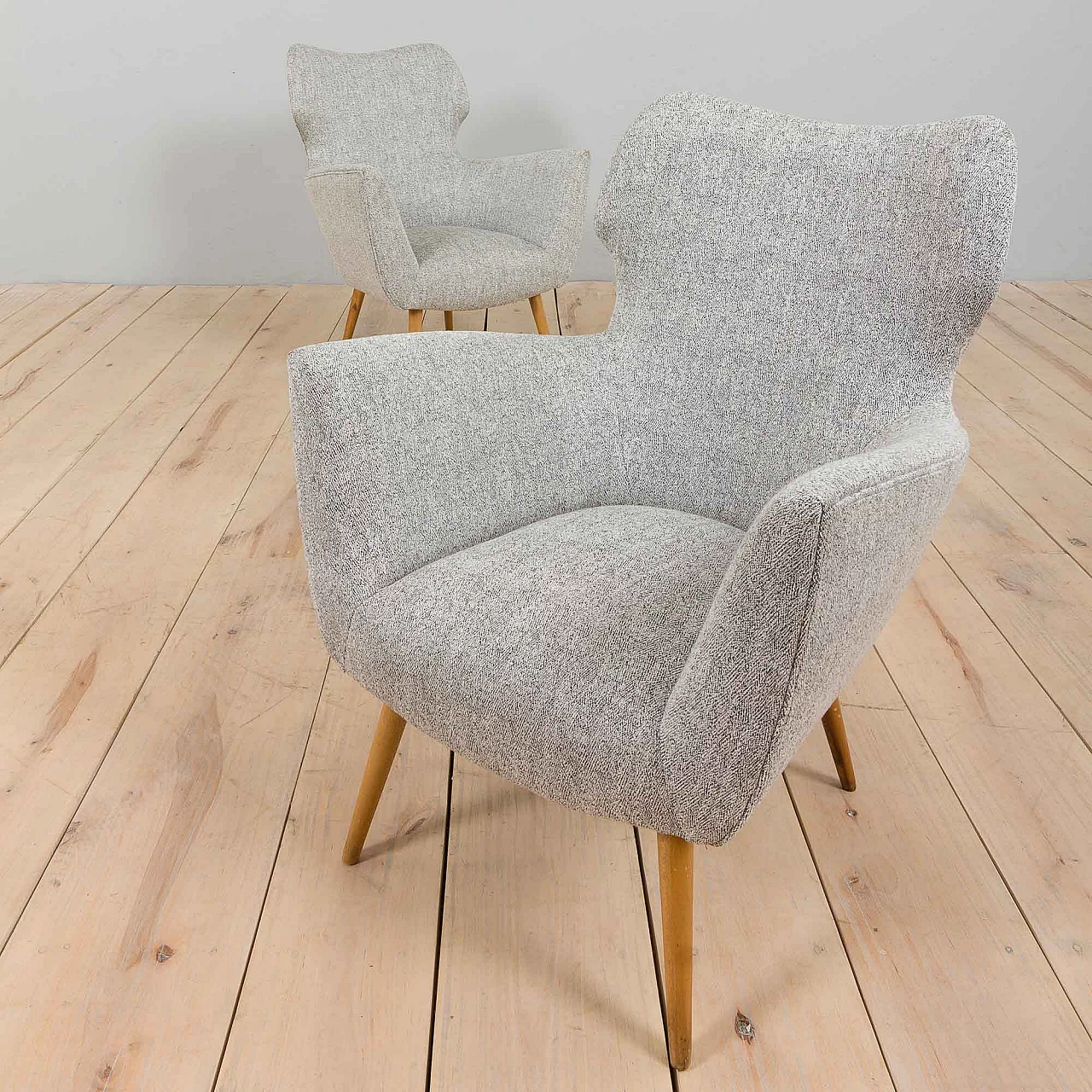 Pair of Gio Ponti-style reupholstered lounge armchairs, 1950s 11