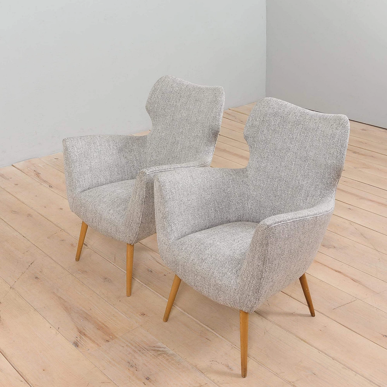 Pair of Gio Ponti-style reupholstered lounge armchairs, 1950s 12