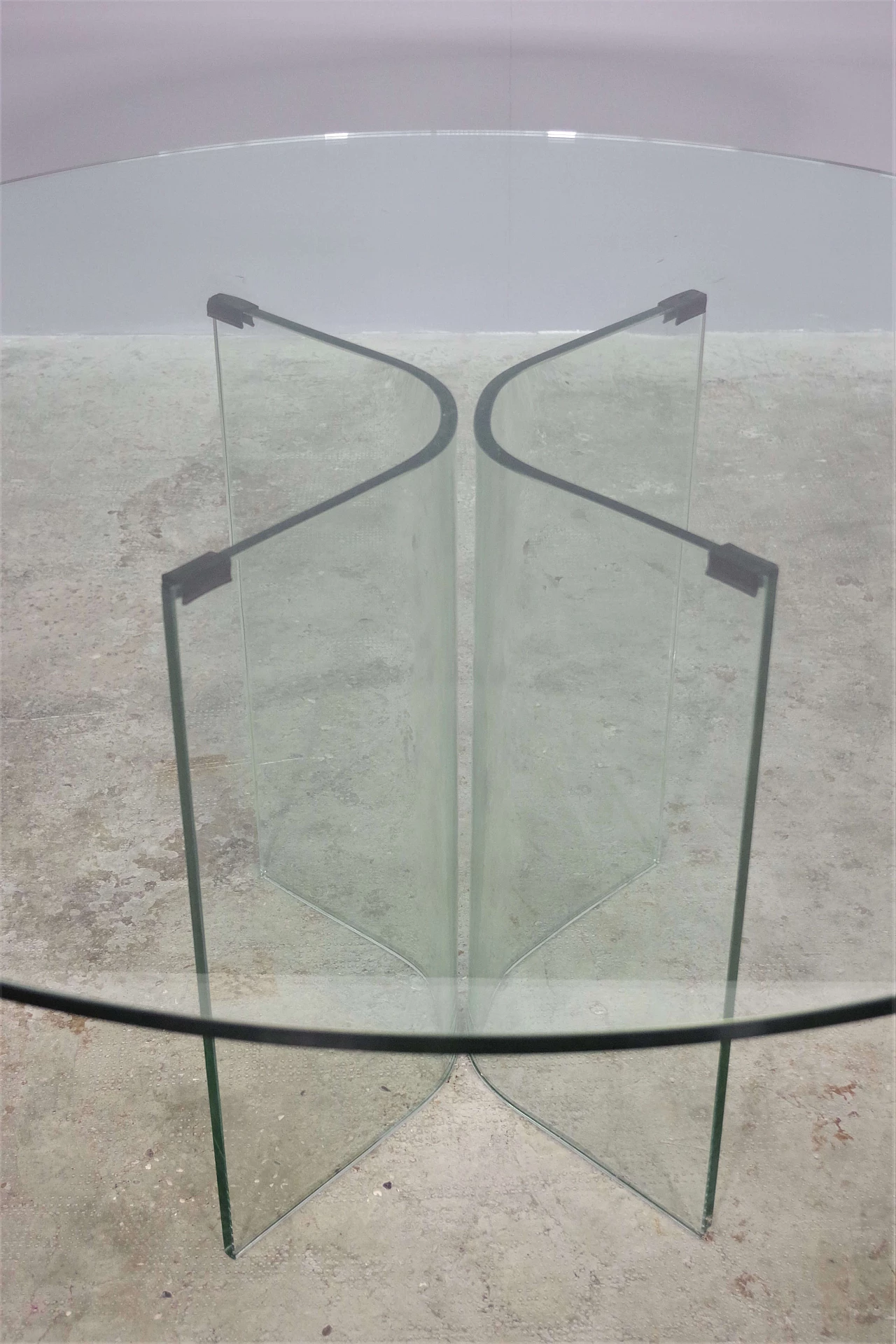 Round table in toughened glass, 1980s 5