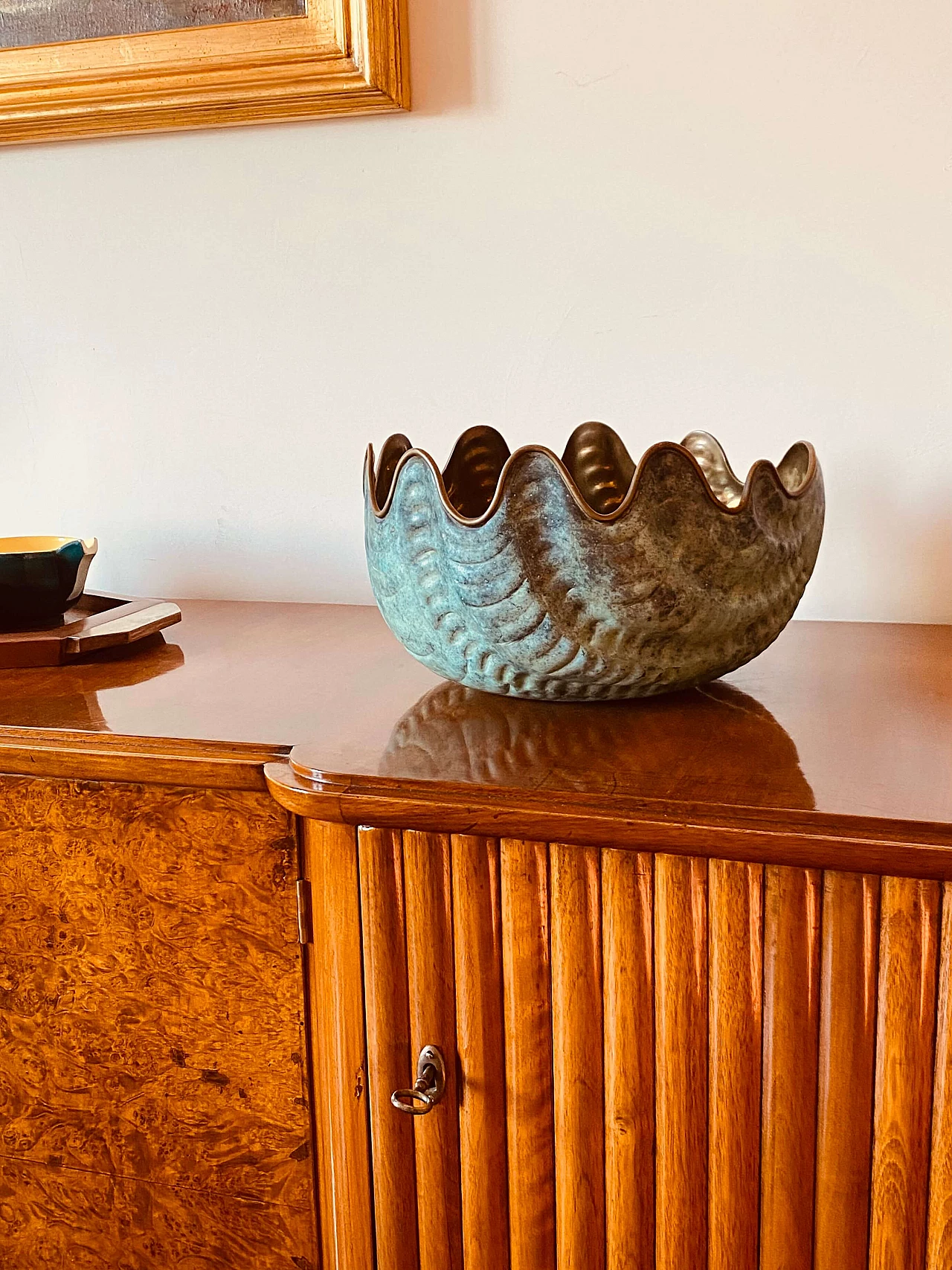 Large shell-shaped centerpiece, 1970s 5