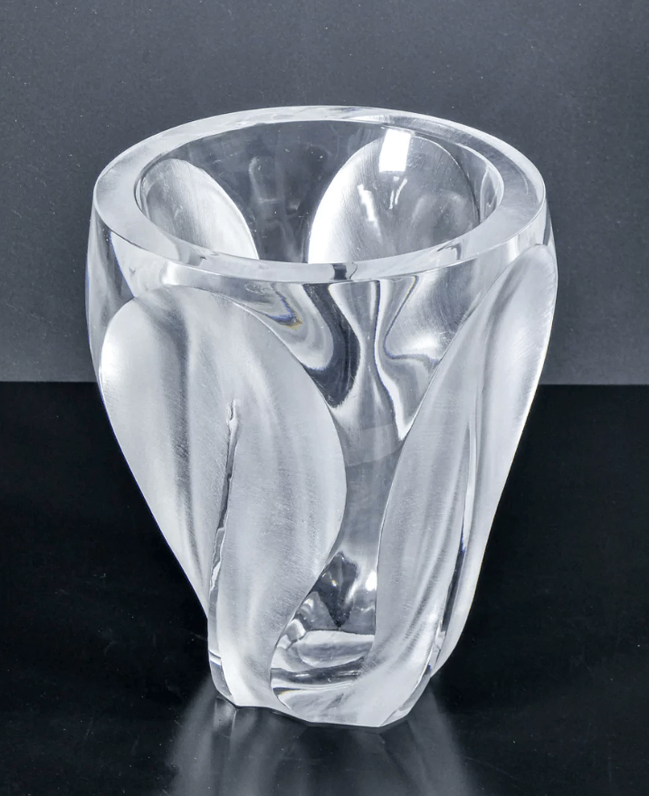 Vaso in cristallo Ingrid di Lalique, anni '50 2