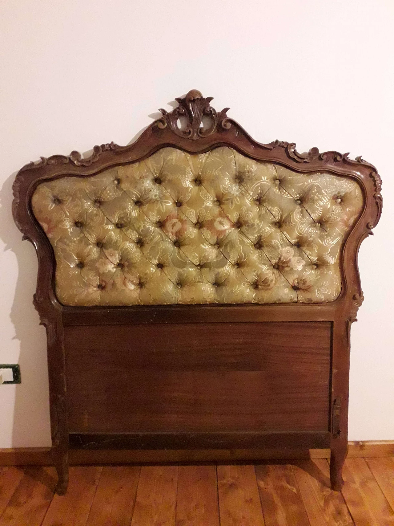Testata per letto singolo in noce e tessuto in stile Barocco, anni '40 3