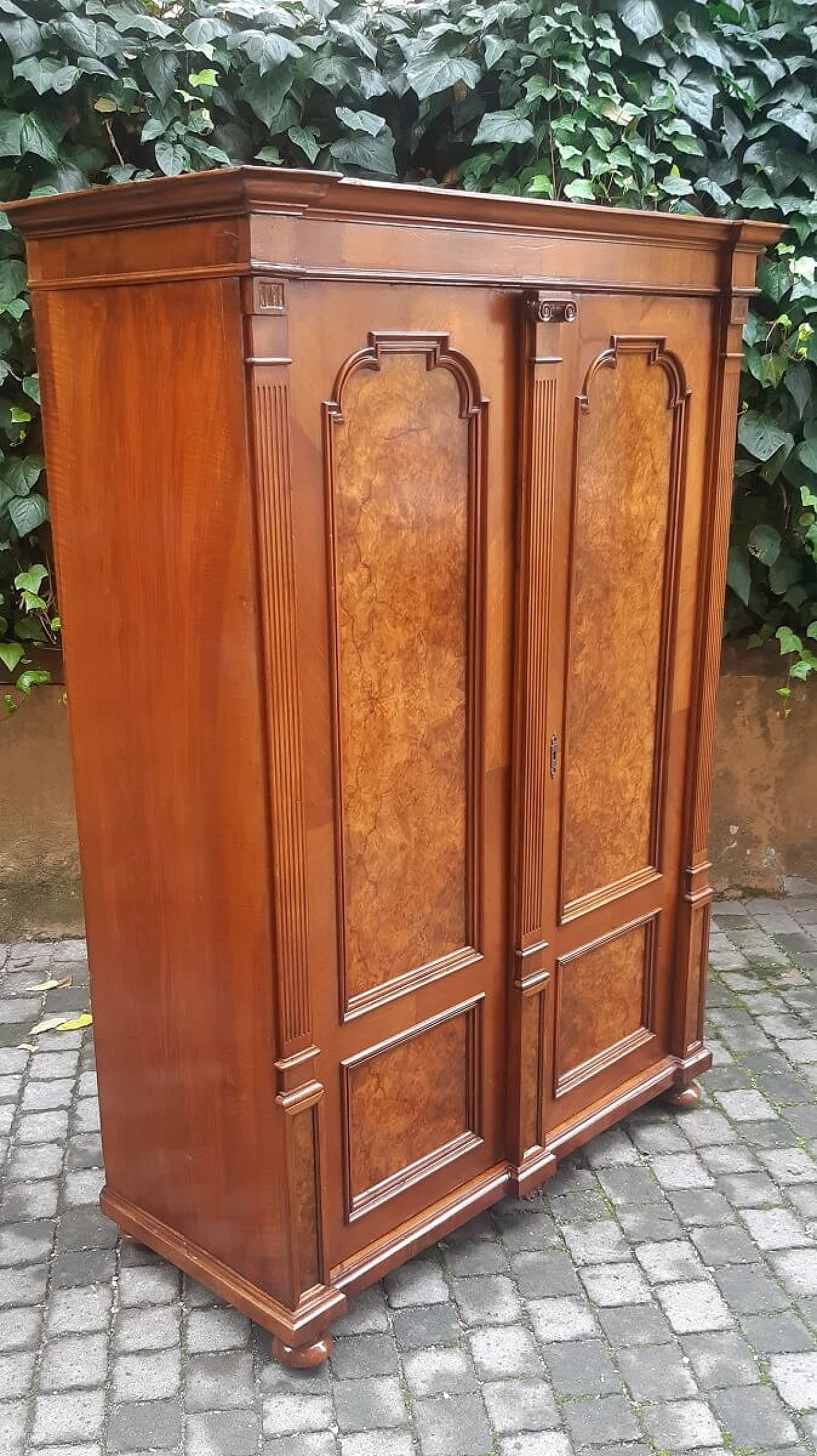 Viennese wooden closet, 19th century 2