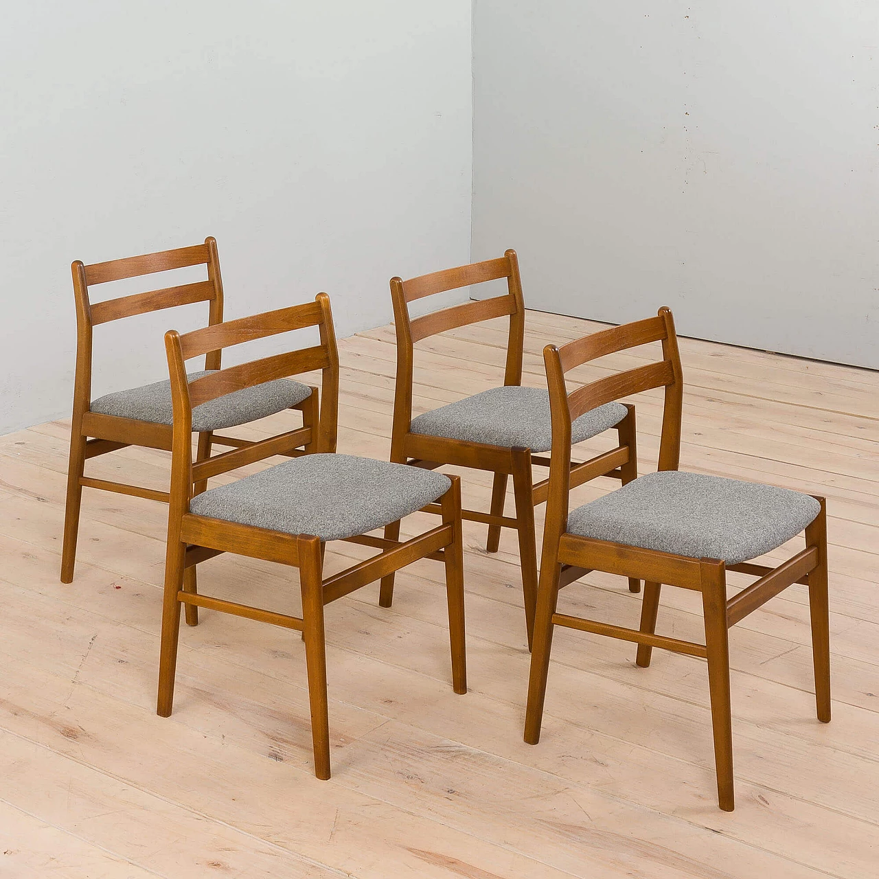 4 Danish wooden chairs upholstered in gray wool, 1960s 2