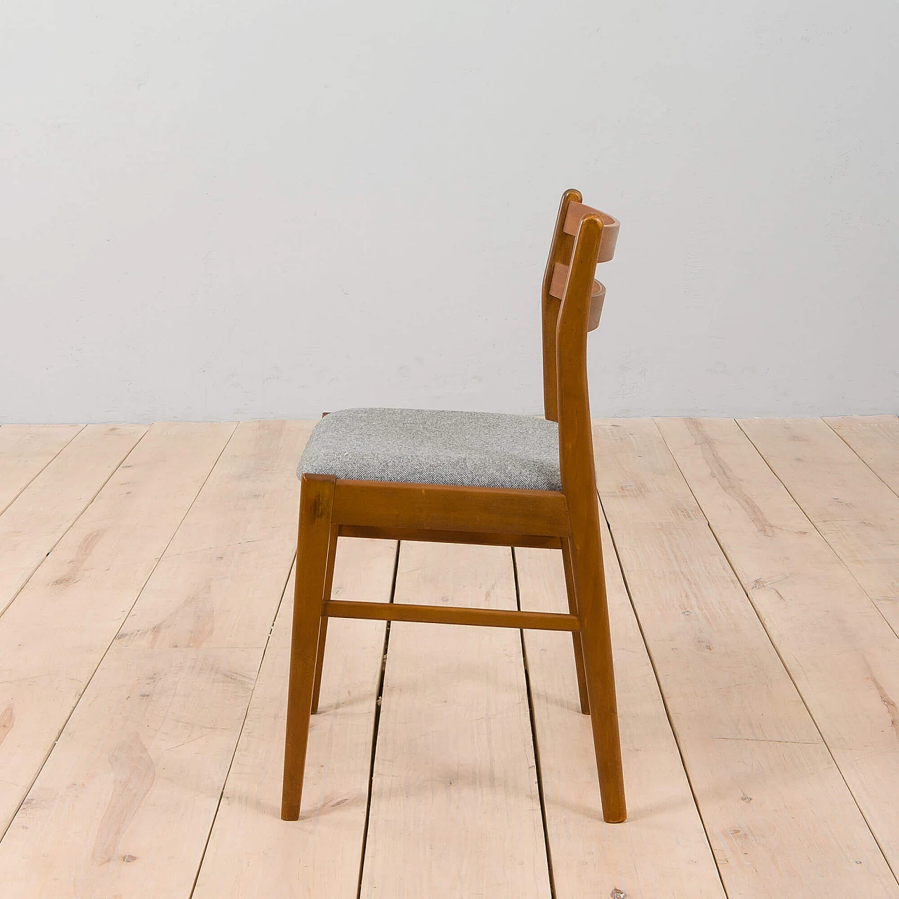 4 Danish wooden chairs upholstered in gray wool, 1960s 5