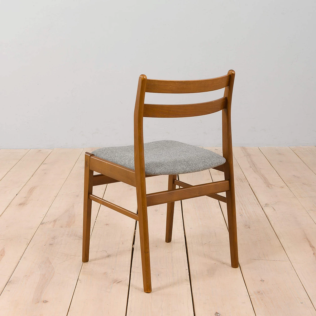 4 Danish wooden chairs upholstered in gray wool, 1960s 6
