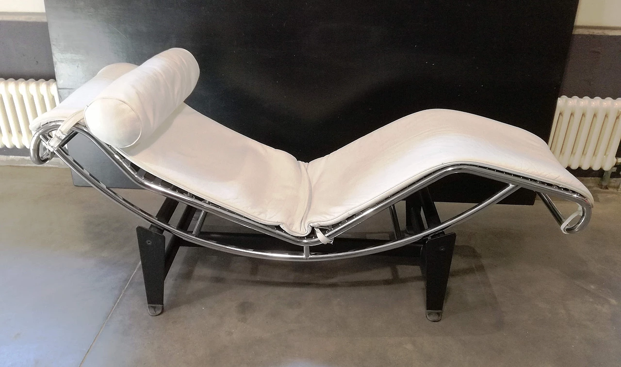 Chaise longue basculante in pelle bianca di Alivar, anni '90 5