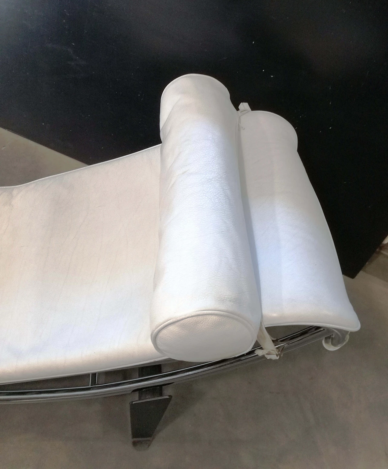 White leather tilting chaise longue by Alivar, 1990s 11