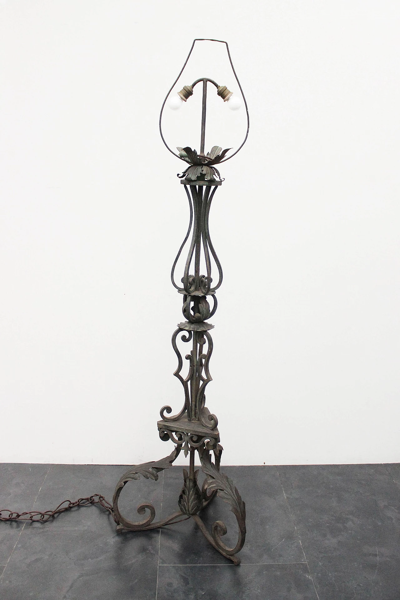 Wrought iron floor lamp, late 19th century 3