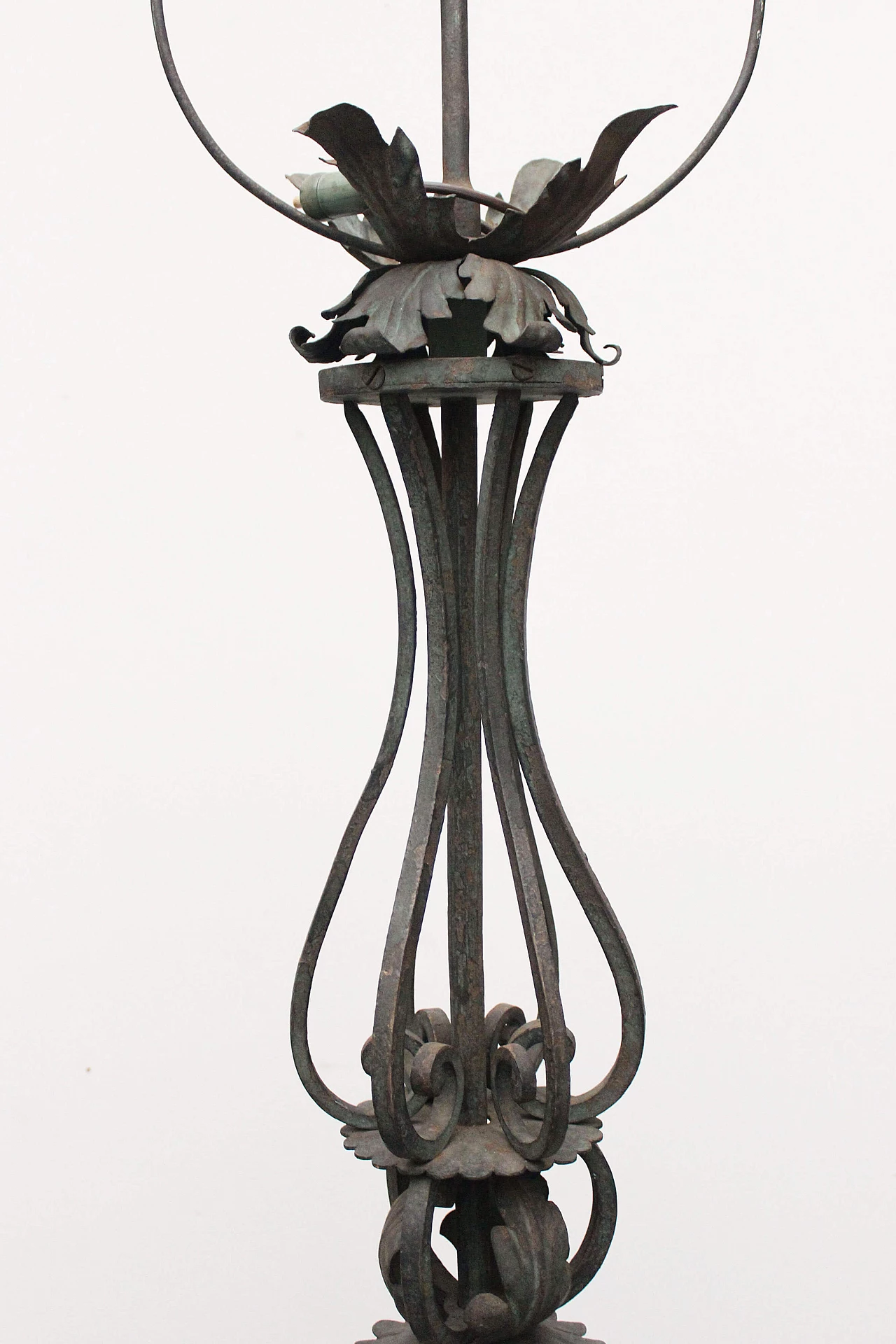Wrought iron floor lamp, late 19th century 10