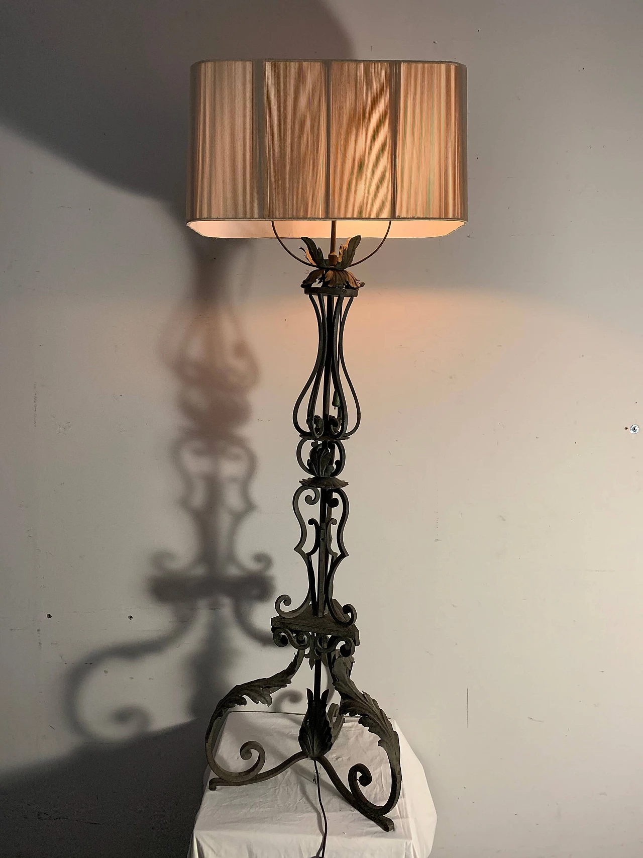 Wrought iron floor lamp, late 19th century 16