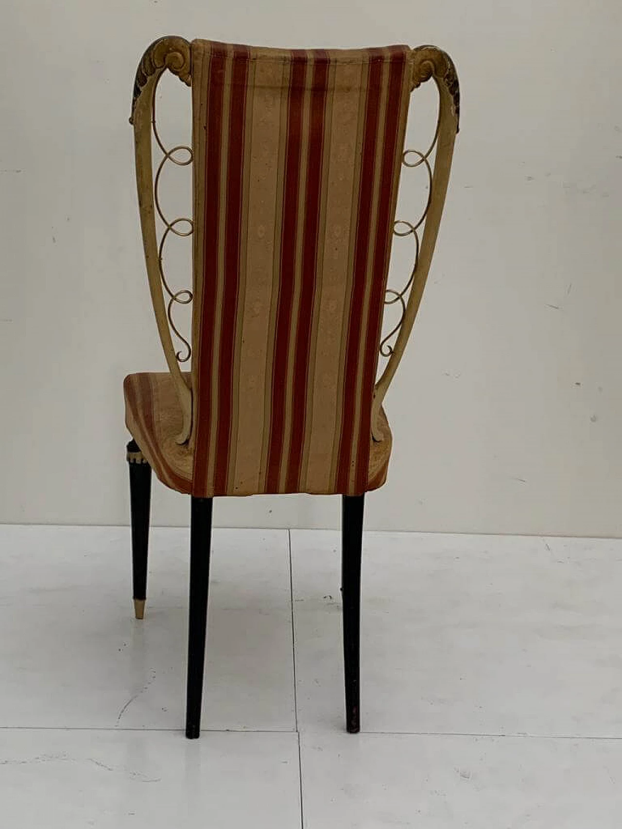 Lacquered chair with carved inserts and brass details attributed to Guglielmo Ulrich, 1950s 2