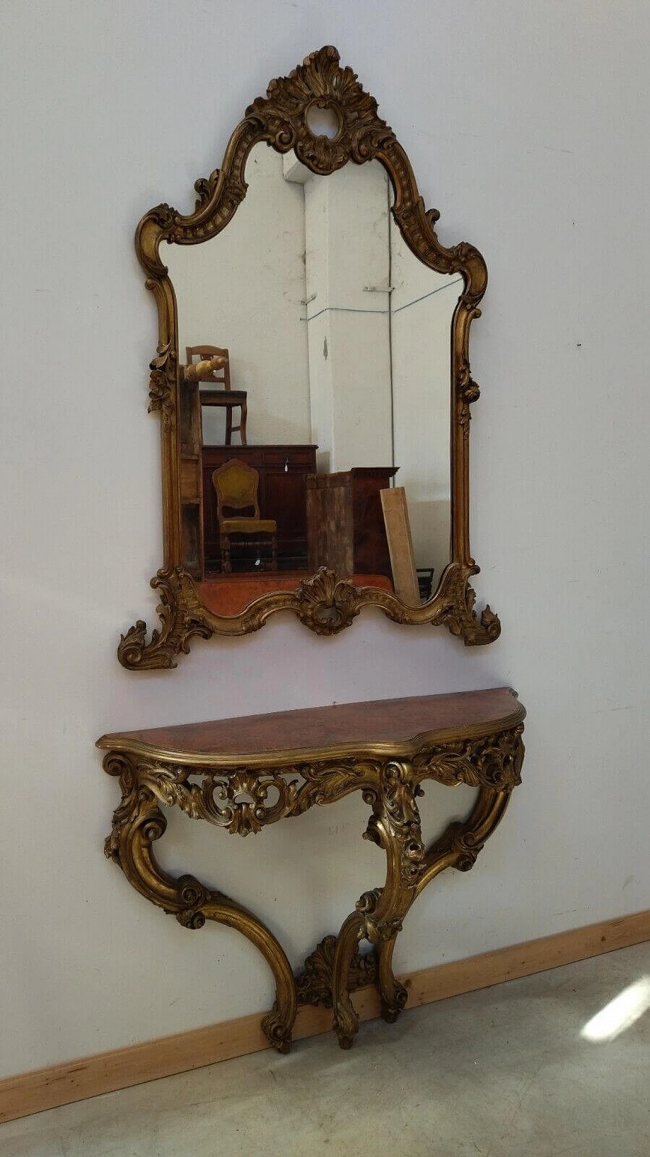 Specchio e consolle stile Luigi XV in legno intagliato e dorato 3