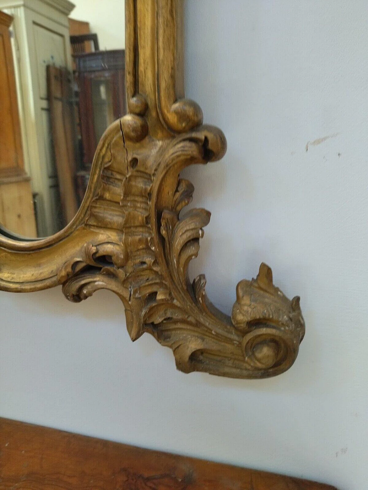 Specchio e consolle stile Luigi XV in legno intagliato e dorato 9
