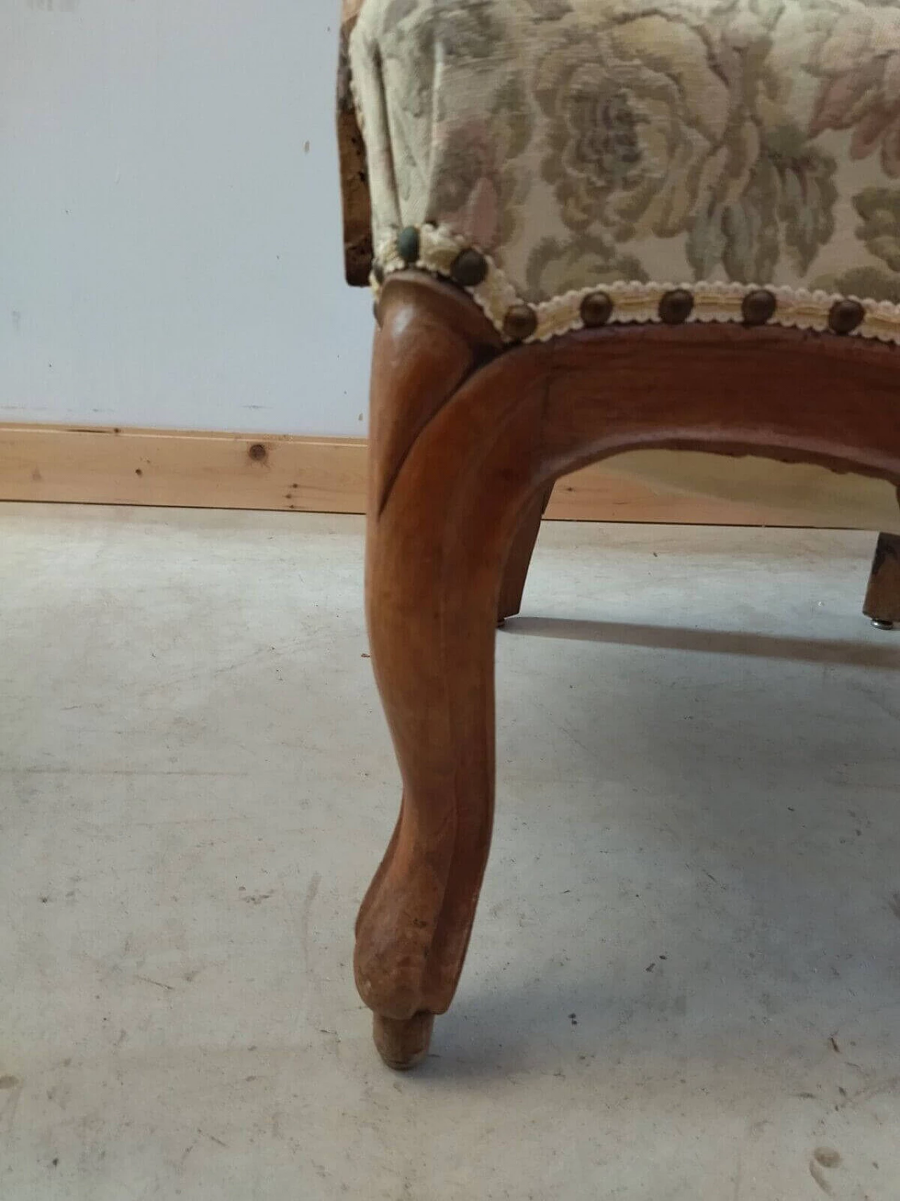 Poltrona Luigi Filippo in noce massello, metà '800 4