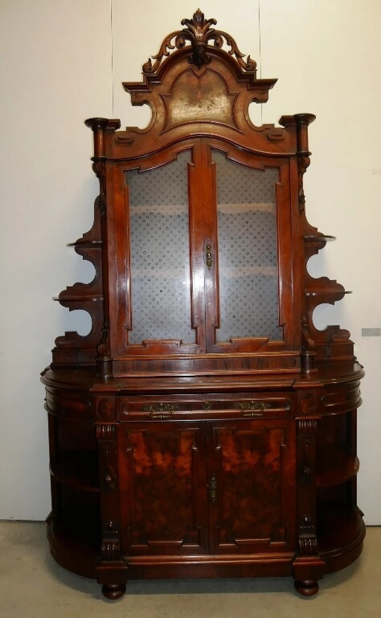Solid walnut sideboard with showcase, 19th century 3