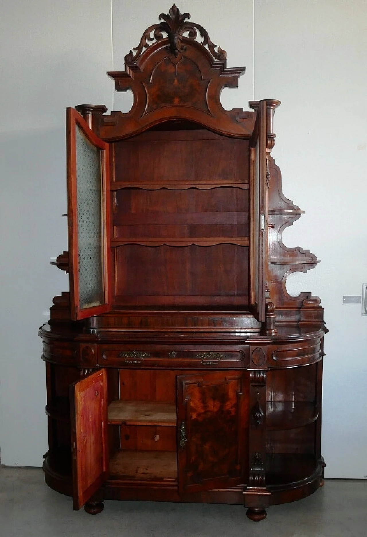 Solid walnut sideboard with showcase, 19th century 6