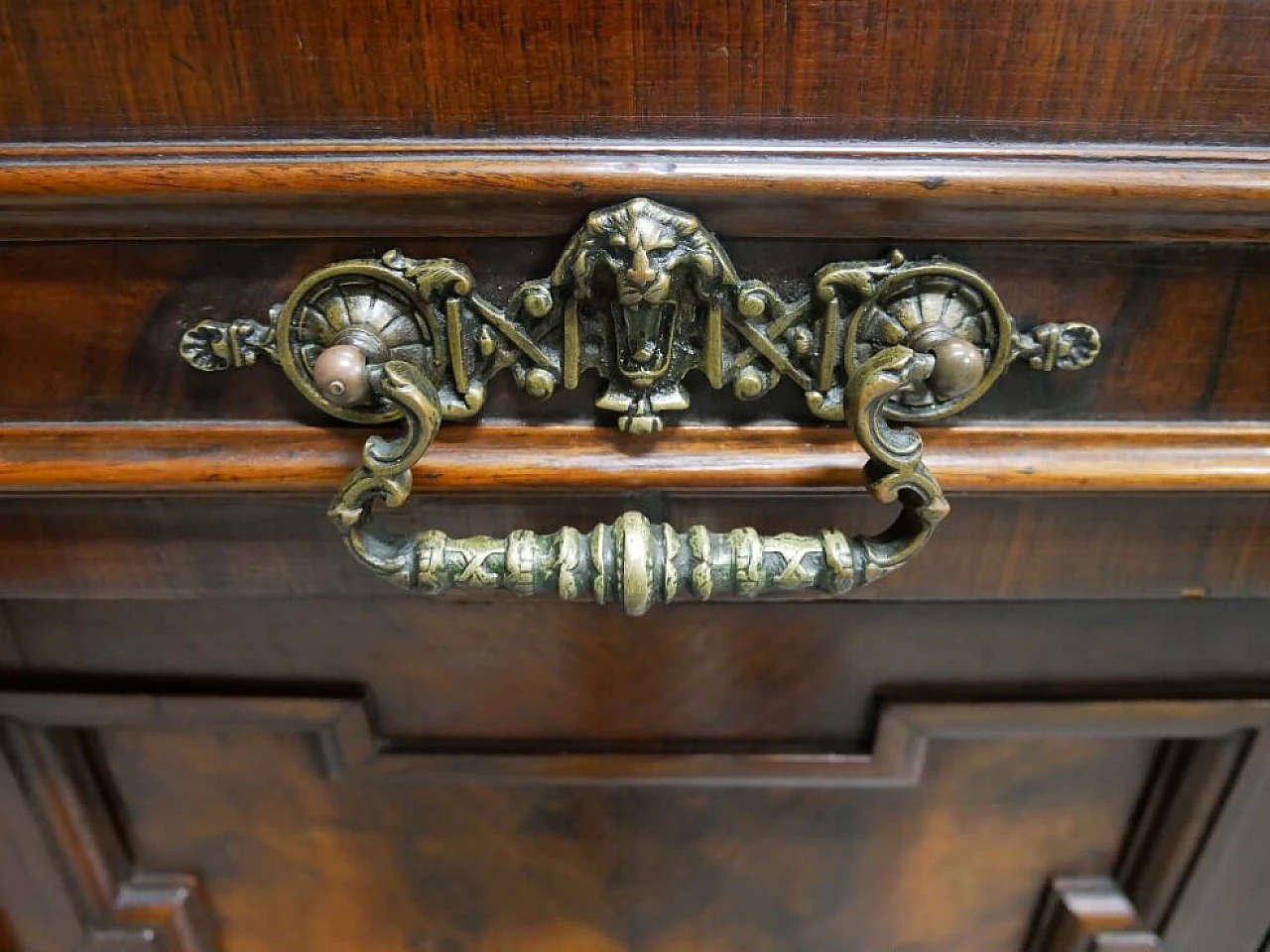 Solid walnut sideboard with showcase, 19th century 9