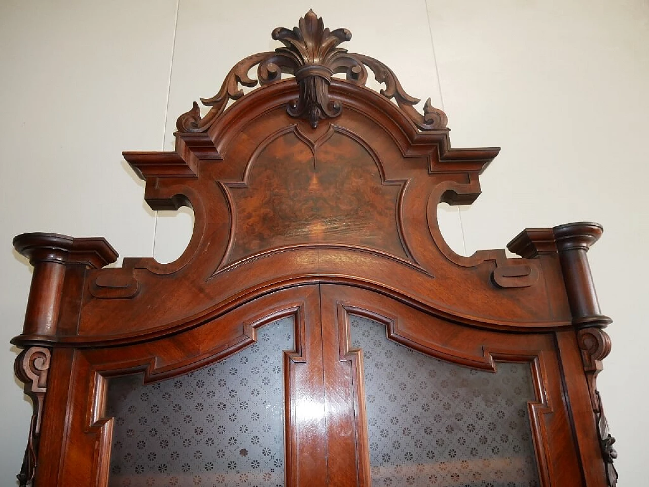 Solid walnut sideboard with showcase, 19th century 13