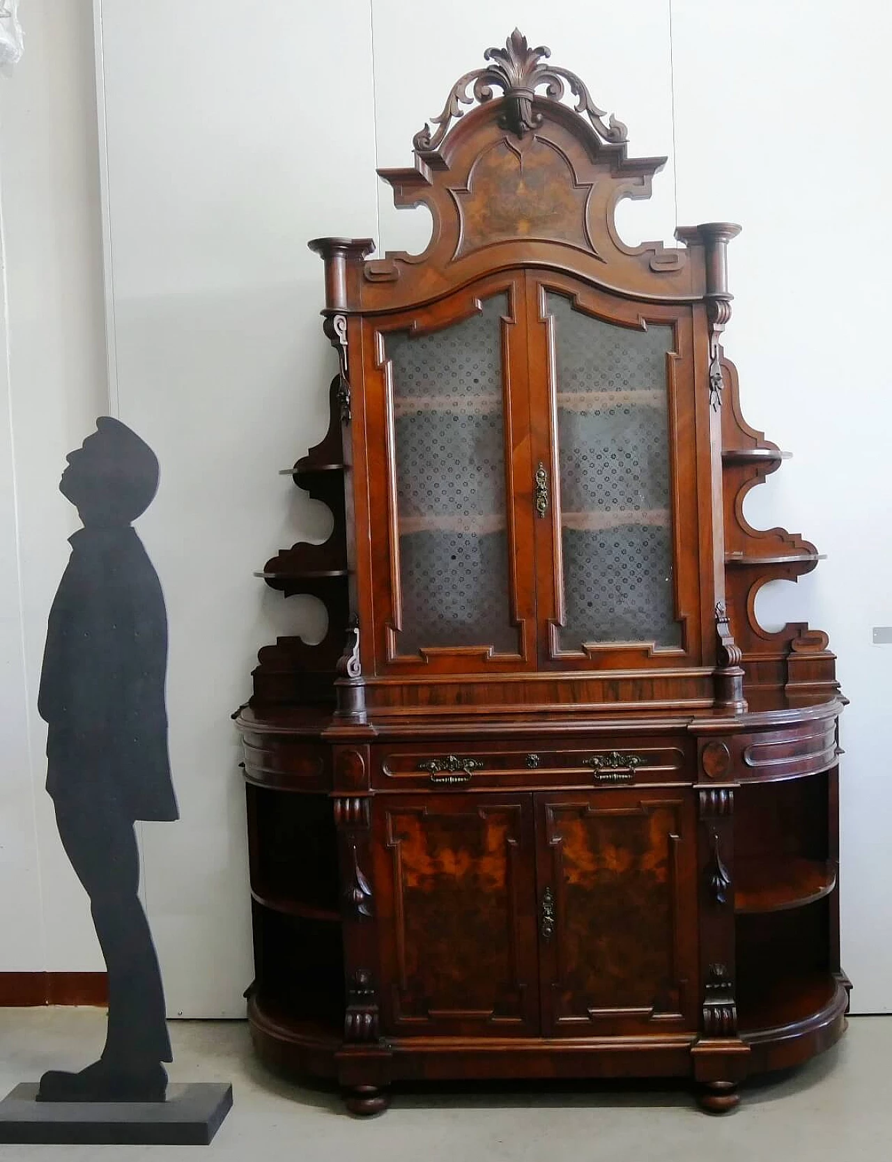 Solid walnut sideboard with showcase, 19th century 14