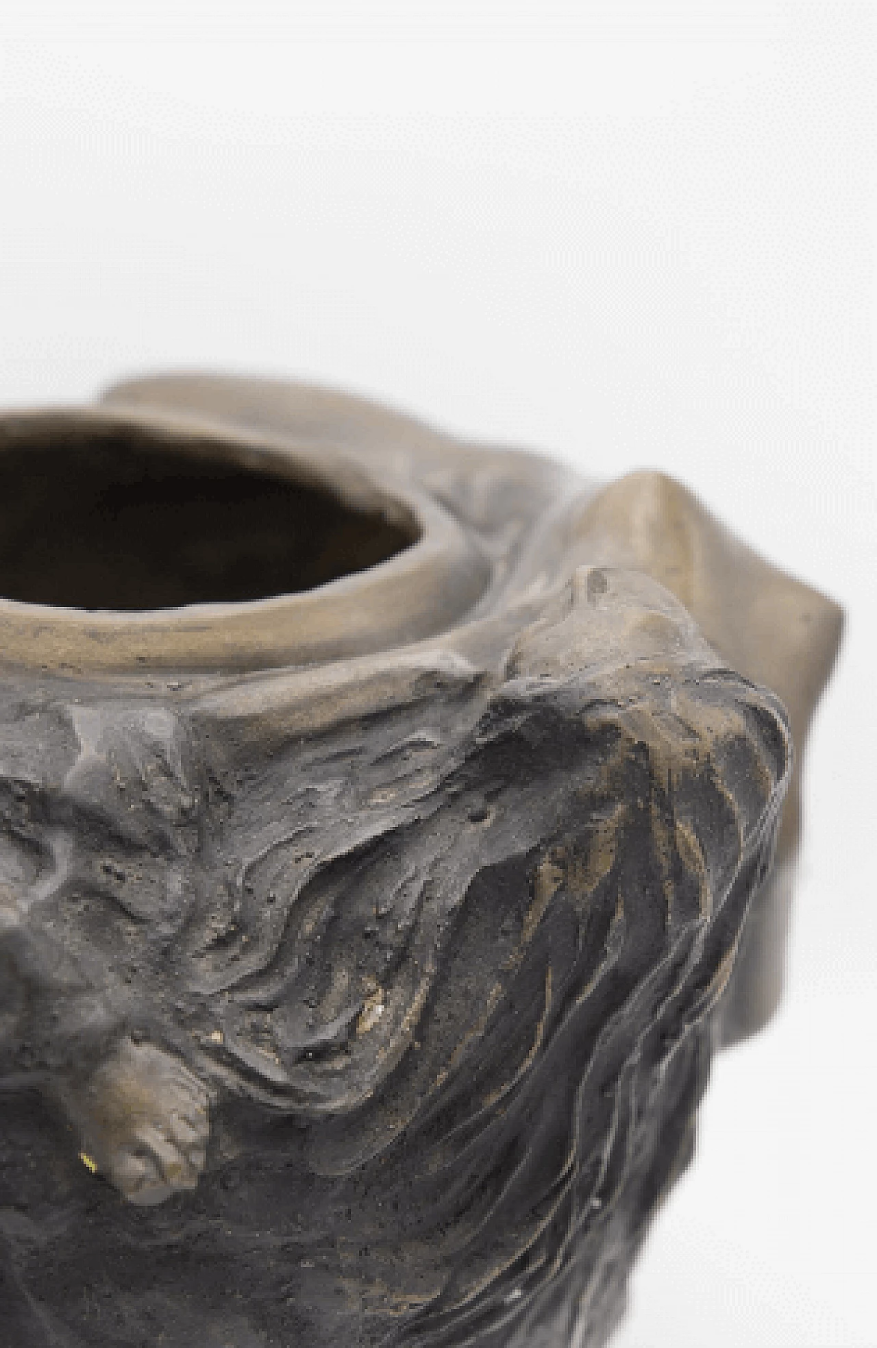 Vaso Art Nouveau in bronzo con coppia di nudi femminili, inizio '900 4