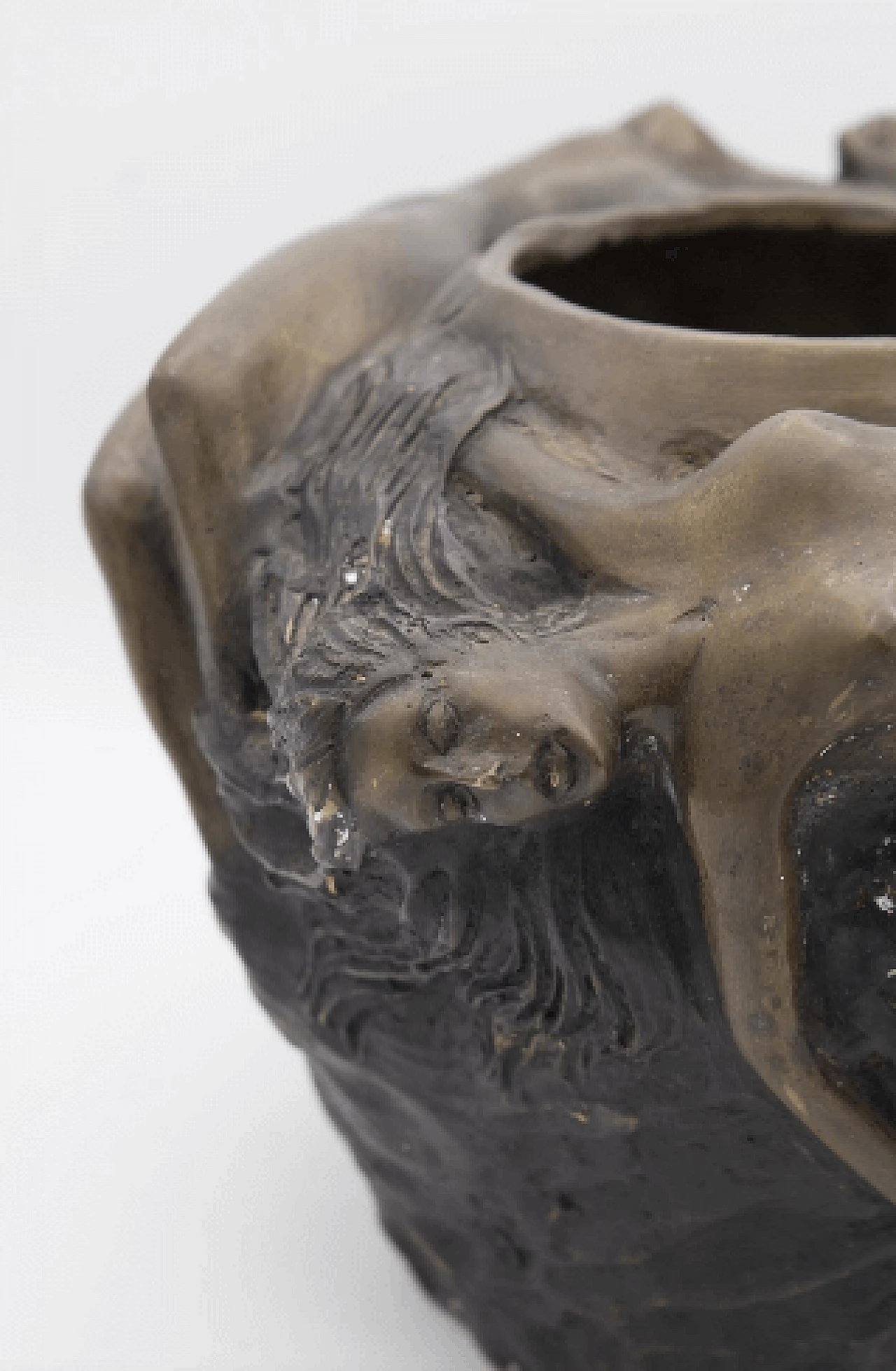 Vaso Art Nouveau in bronzo con coppia di nudi femminili, inizio '900 6