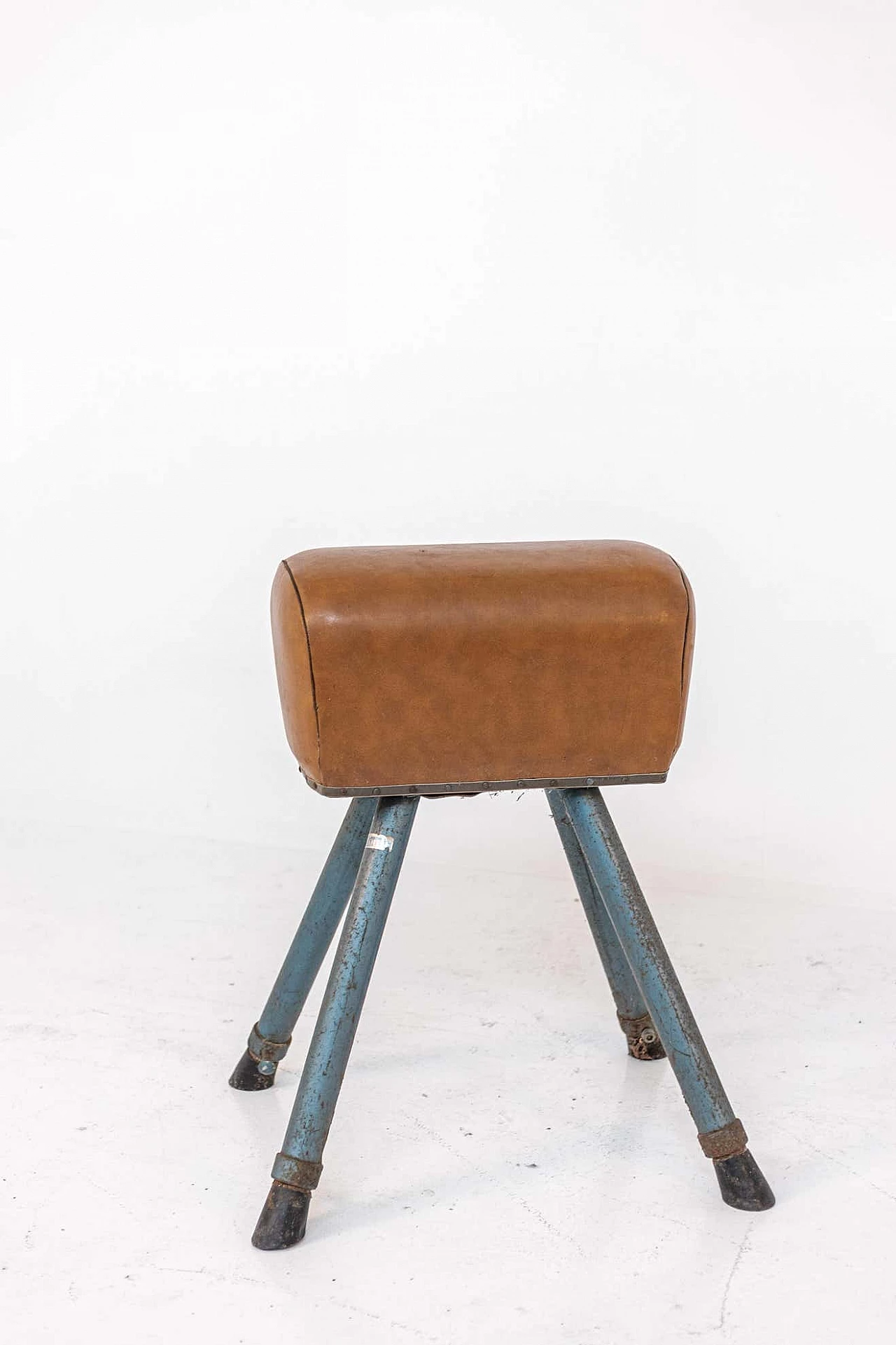 Cavallina da esercizio in pelle e ferro verniciato di Fonti, anni '50 1