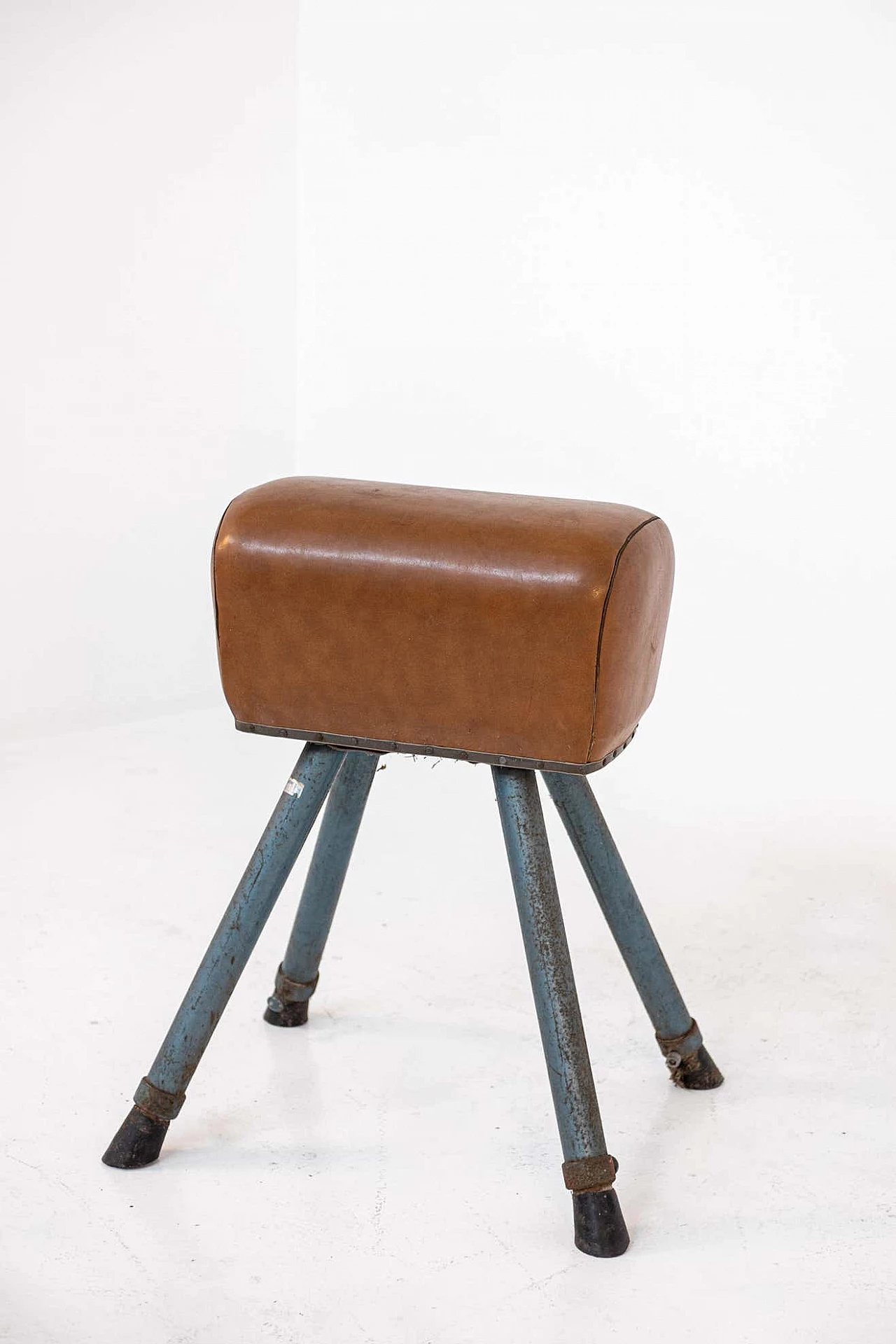 Cavallina da esercizio in pelle e ferro verniciato di Fonti, anni '50 6