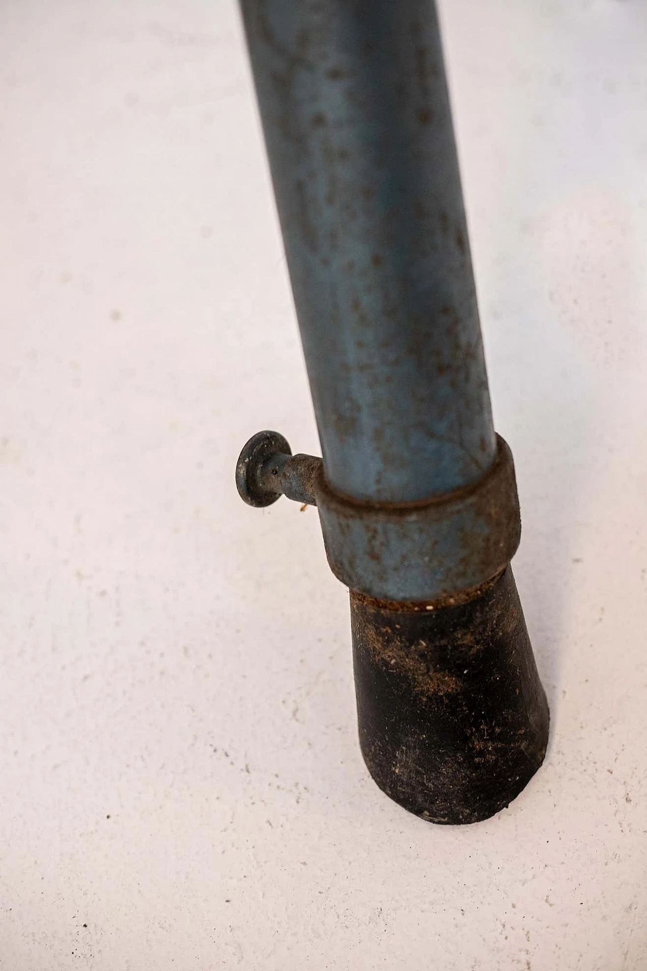 Cavallina da esercizio in pelle e ferro verniciato di Fonti, anni '50 9