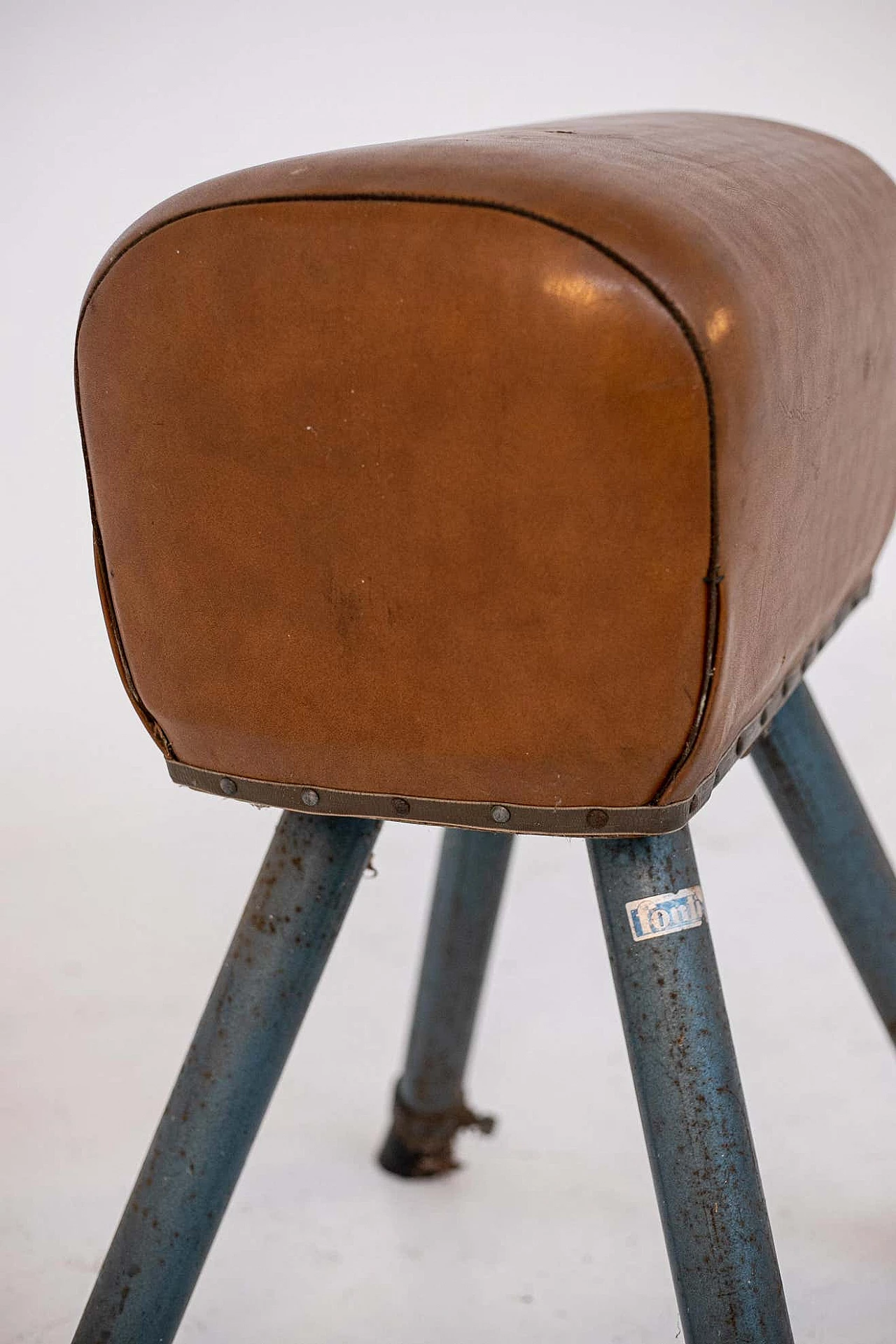 Cavallina da esercizio in pelle e ferro verniciato di Fonti, anni '50 10