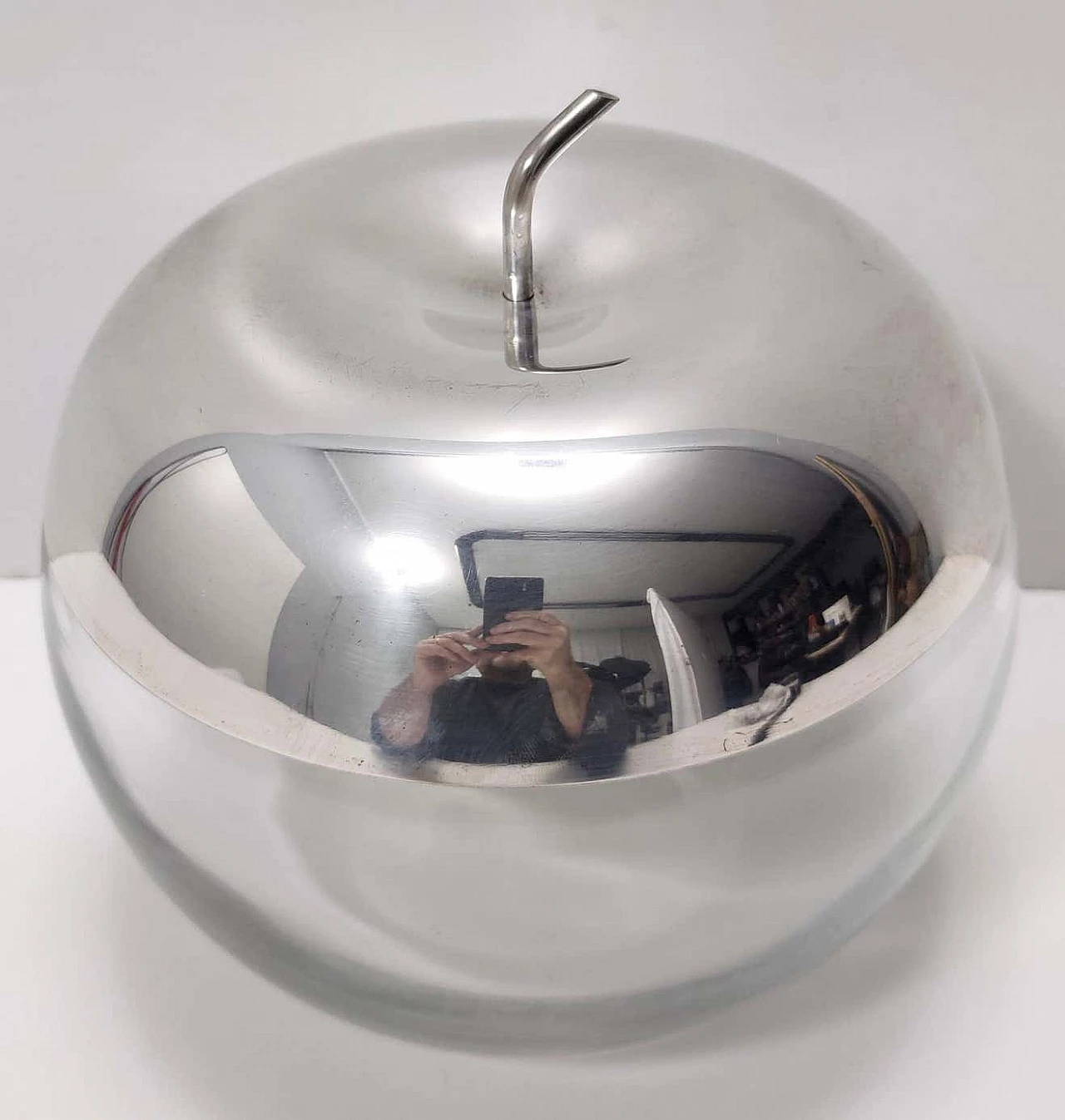 Apple-shaped ice bucket in silver-plated metal and glass, 1970s 9