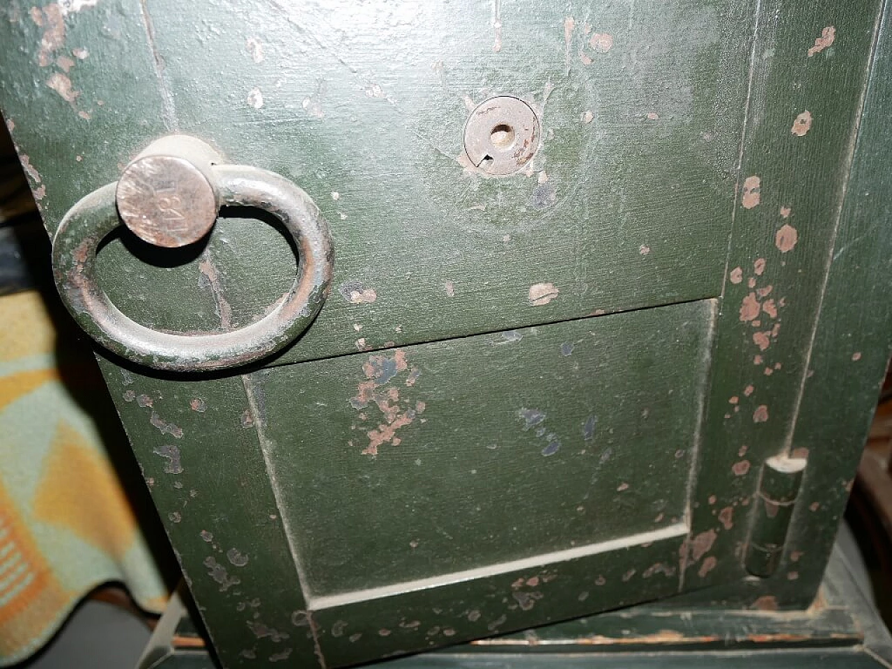 Iron military safe marked Hall's Sate and C Cincinnati, 1930s 8
