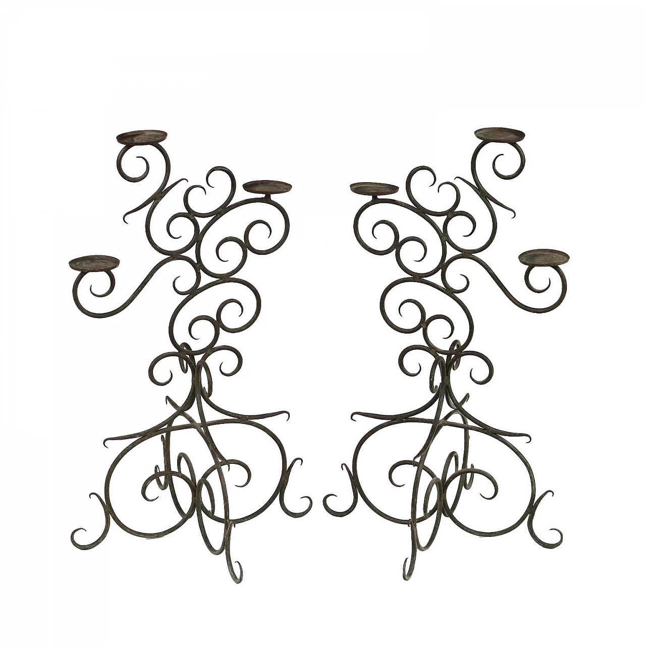 Coppia di portacandele a tre fiamme in ferro battuto 1